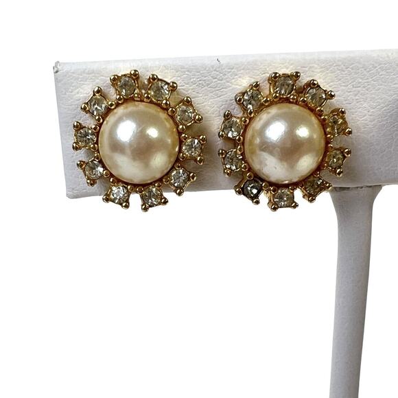 Earrings Richelieu Faux Pearl Rhinestones And Monet Cream Enamel Clip On Vintage - Picture 5 of 12
